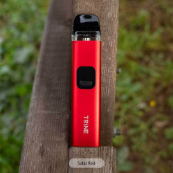 Vaporisateur Innokin Trine en Solar Red, appareil compact de 25W avec charge USB-C.
